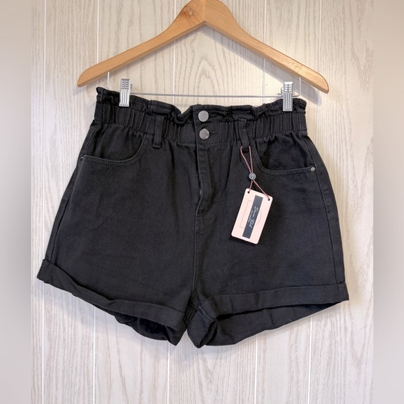 Denim Blvd Los Angeles Denim Jean Shorts Womens L Black Elastic Waist Cuffed NWT - Picture 3 of 4